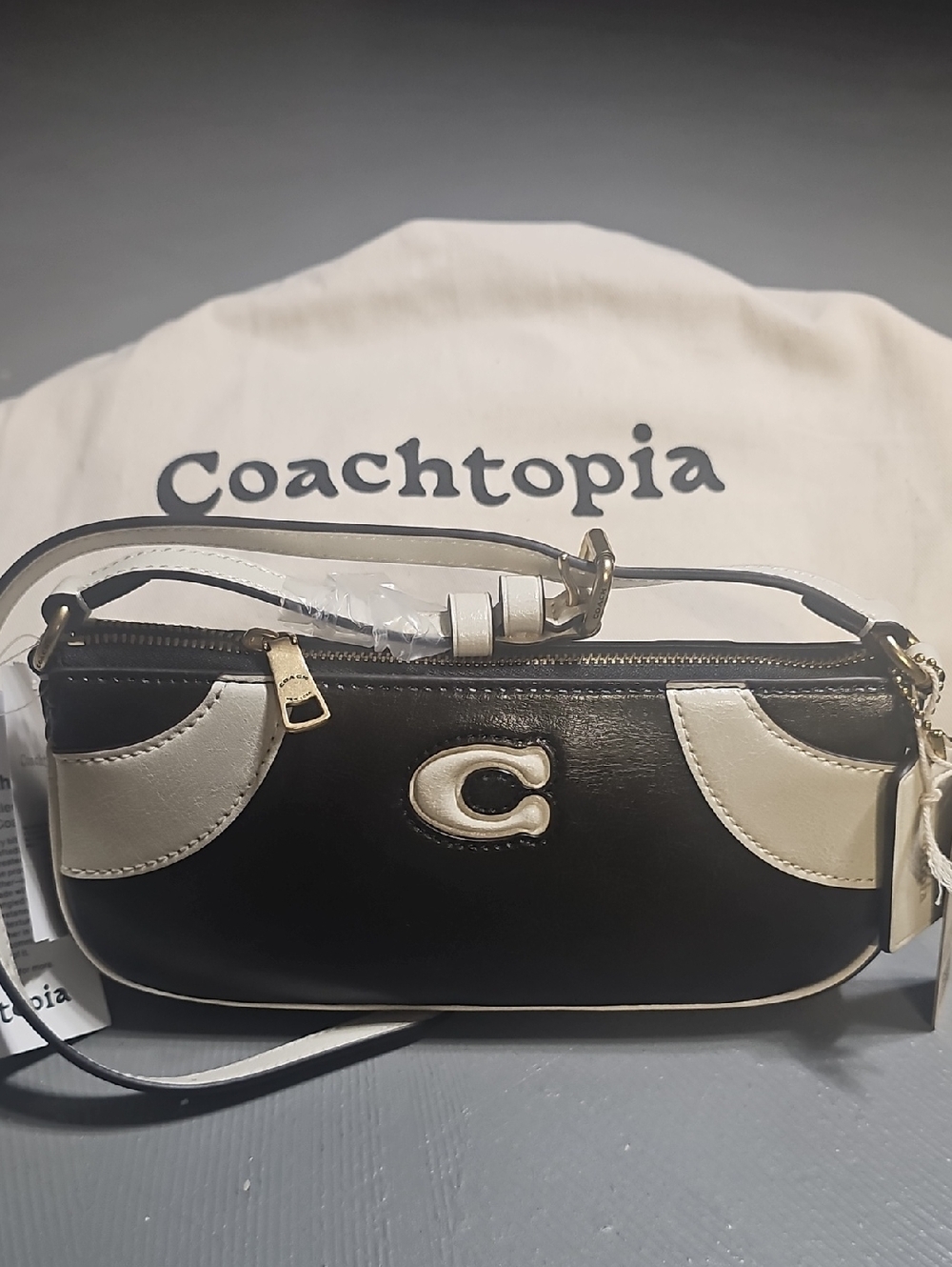 Coach CFB01 Small Black Leather Shoulder Bag Coachtopia